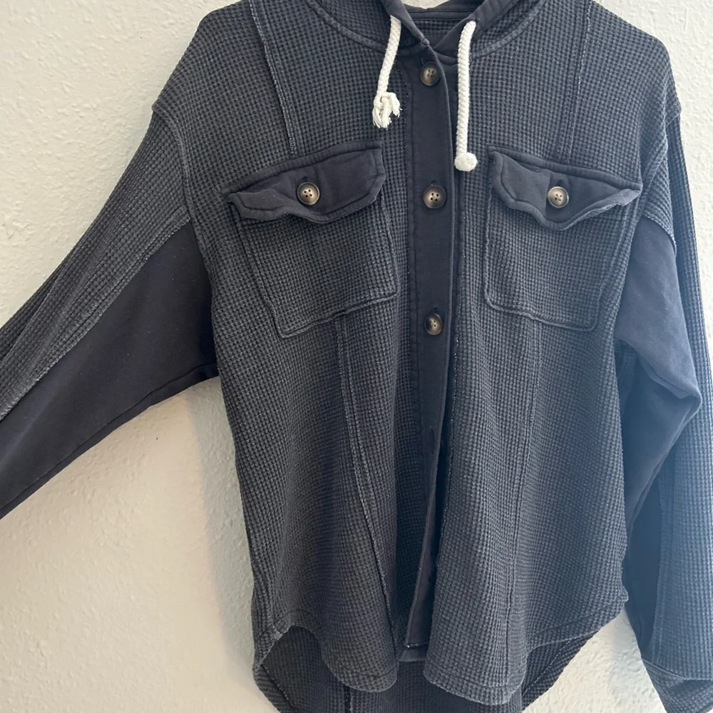 American Eagle Outfitters Charcoal Gray Waffle Knit Hooded Button-Up